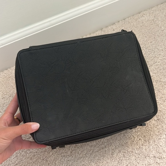 Beis Cosmetic Case - Picture 3 of 10